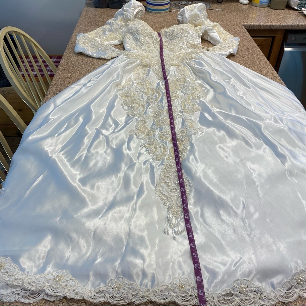 Szu Ling Chen Bridal Gown Beading Long Detachable Train Vintage -Says 12W and 10 - Picture 5 of 17
